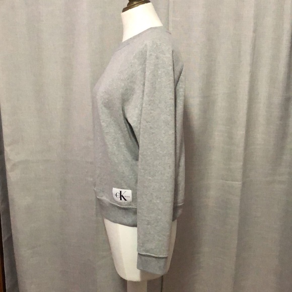 Like New Calvin Klein “Jeans” Semi Cropped Sweatshirt-Sz M-Gray Crewneck - Picture 6 of 15